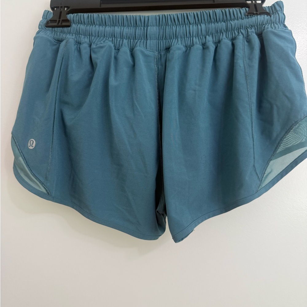 Lululemon Hotty Hot Blue Shorts Size 6 - Picture 2 of 3